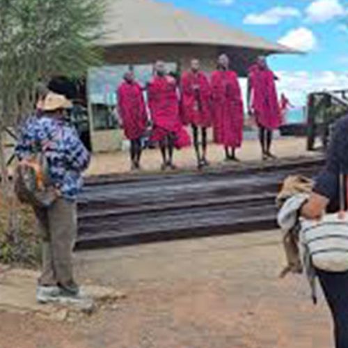 emayian camp maasai mara welcome masai dance