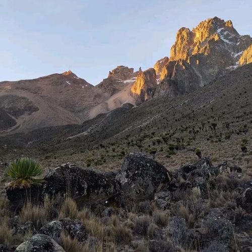 mountain-climbing-kenya-gorge-view-Image