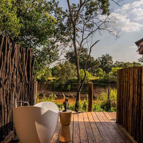 royal-mara-tent-outdoor-bathtub-Image